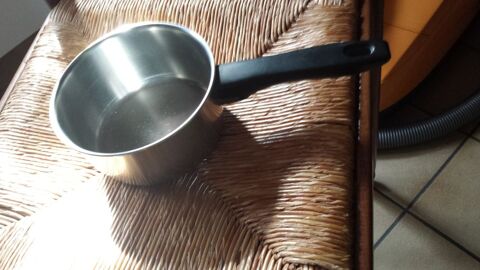 une casserole une poêle en bon état ne vas pas induction 4 Mérignies (59)