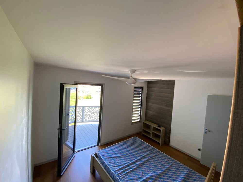 Location Duplex/Triplex appartement triplex T2+Bureau+ rooftop � Goyave Goyave