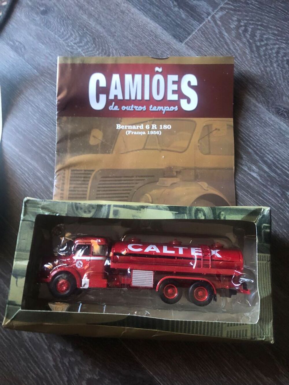 Camion citerne caltex &eacute;chelle 1/43 neuf 