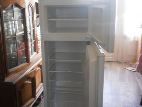 frigidaire avec fraiseur tres propre , fonctionne bien 90 Quevauvillers (80)