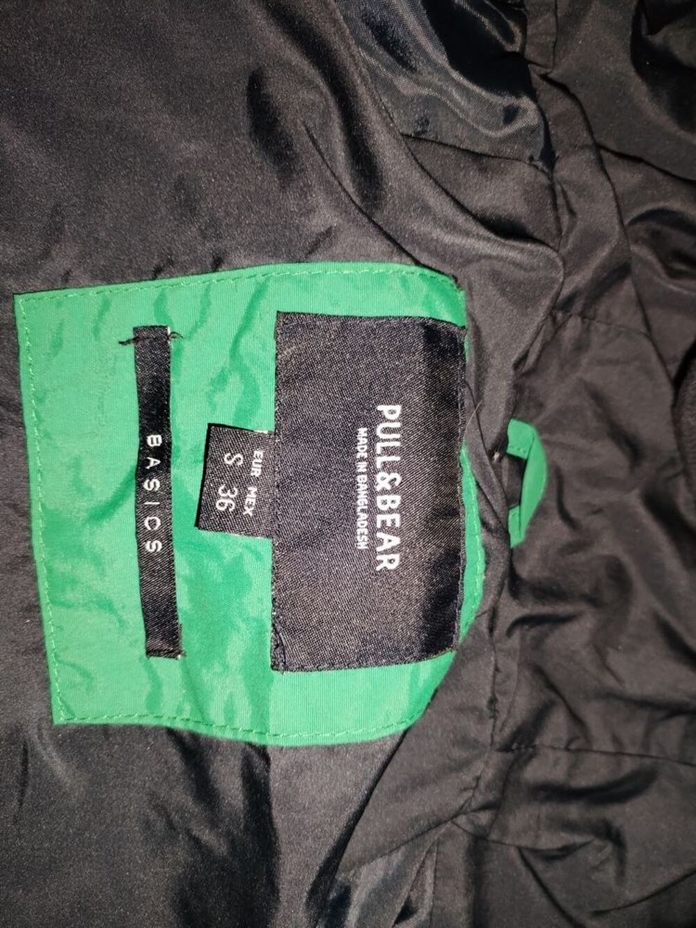 Veste nylon PULL BEAR (Taille S) Vêtements