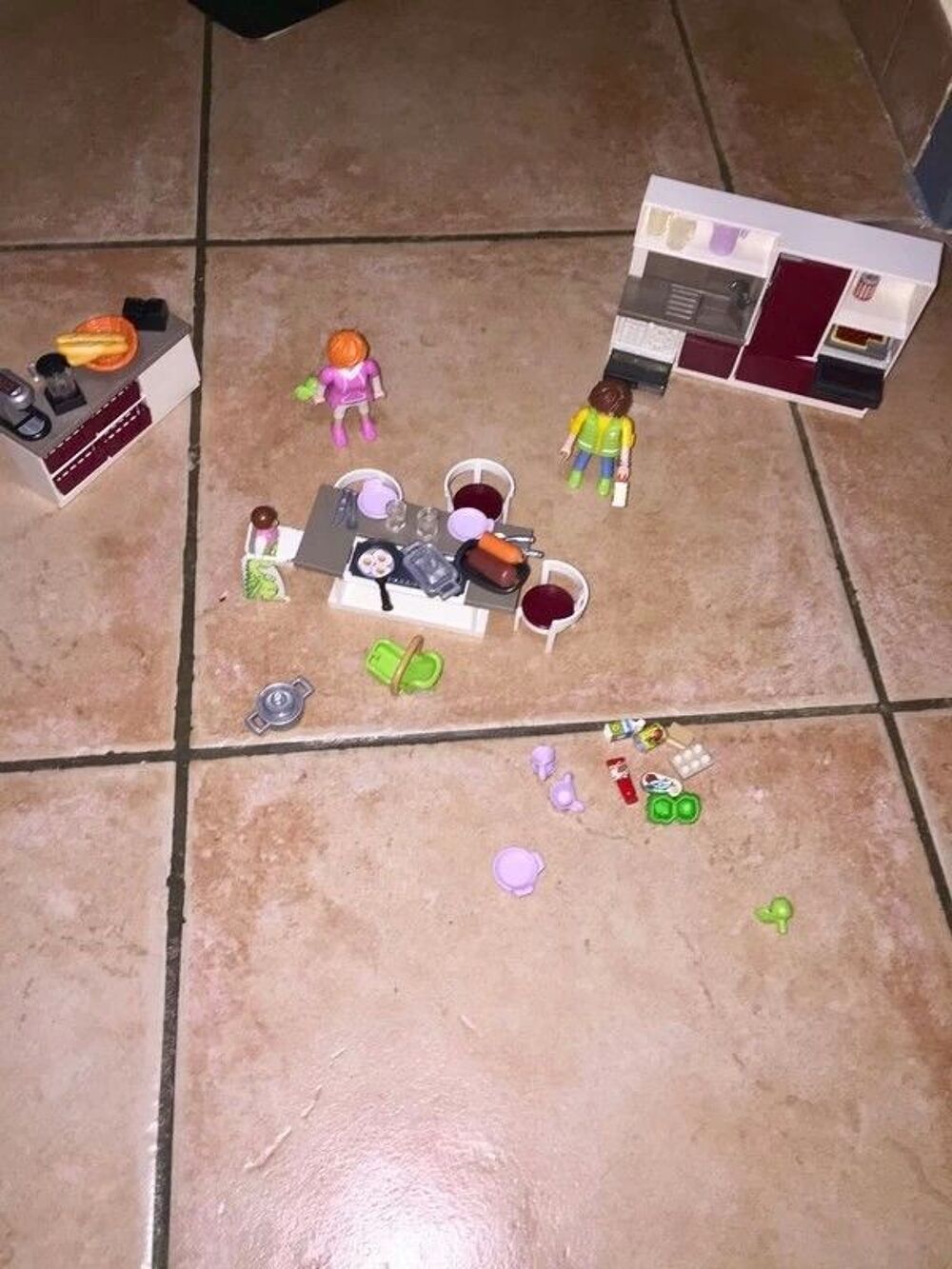 Cuisine am&eacute;nag&eacute;e playmobil 9269 en tbe &agrave; 17 euros
Jeux / jouets