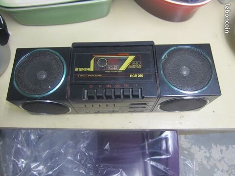 Radio cassette très ancienne pour collectionneur 0 Mérignies (59)