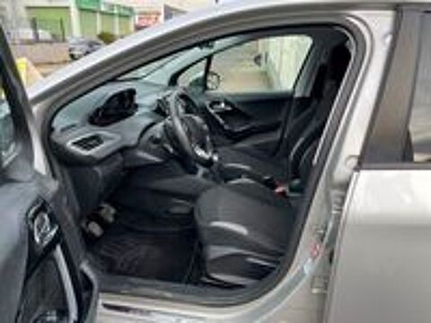 208 1.2 VTI / 82CV 2017 occasion 42700 Firminy