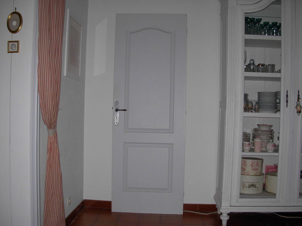 porte pleine standard, avec serrure et poign&eacute;e.biblioth&egrave;que Bricolage