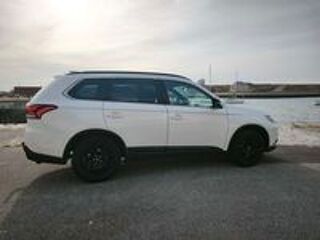 Outlander 2.2 DI-D 150 4WD Black Collection 2018 occasion 62100 Calais