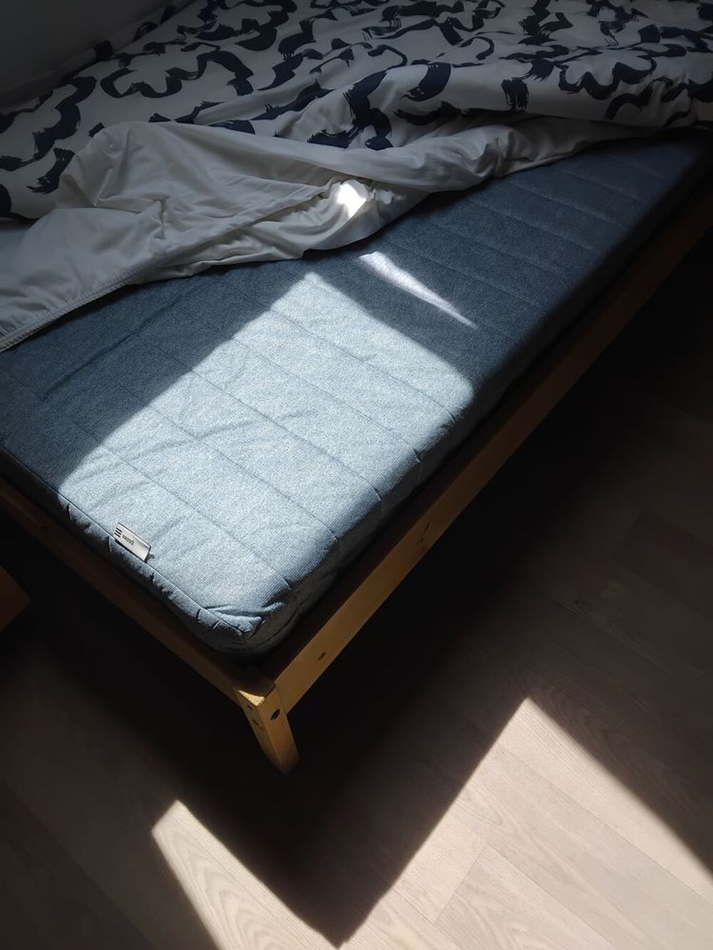 Lit en bois 1 personne : sommier a lattes+matelas neuf 60e Meubles