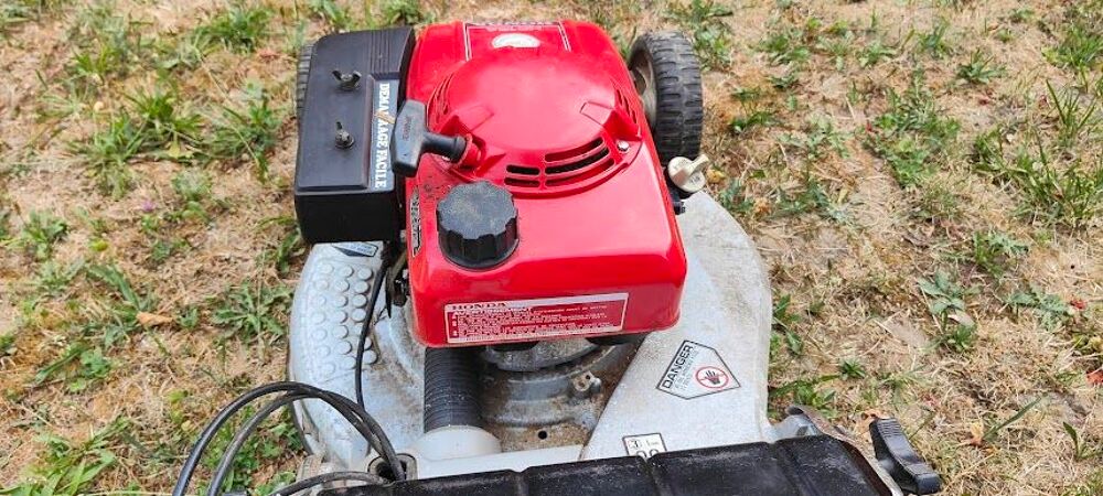 Tondeuse &agrave; gazon thermique tract&eacute;e - Honda Jardin