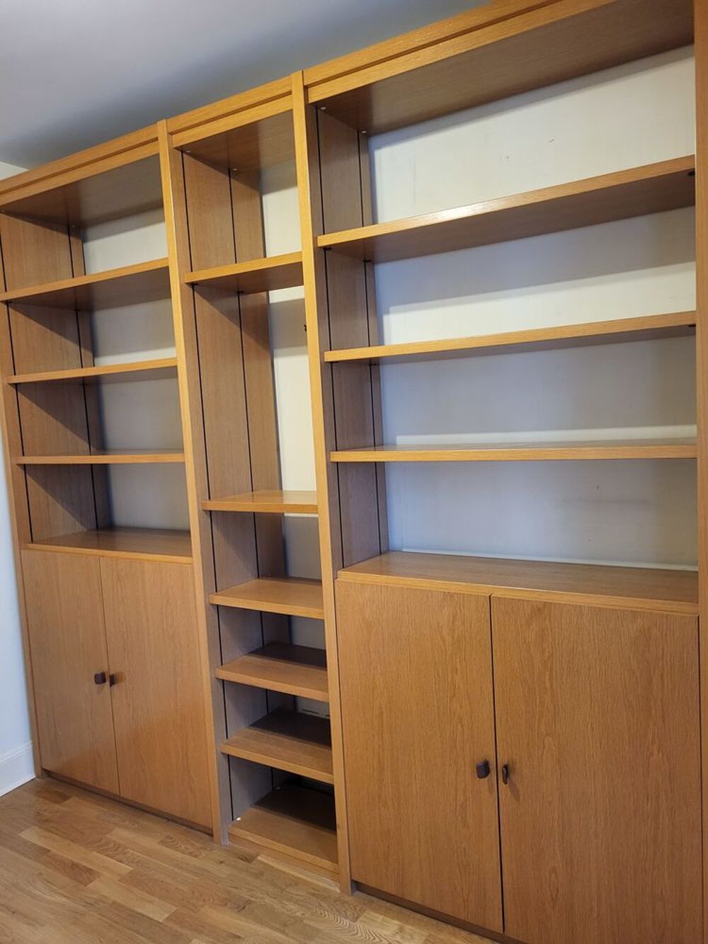 Biblioth&egrave;que en ch&ecirc;ne massif Meubles