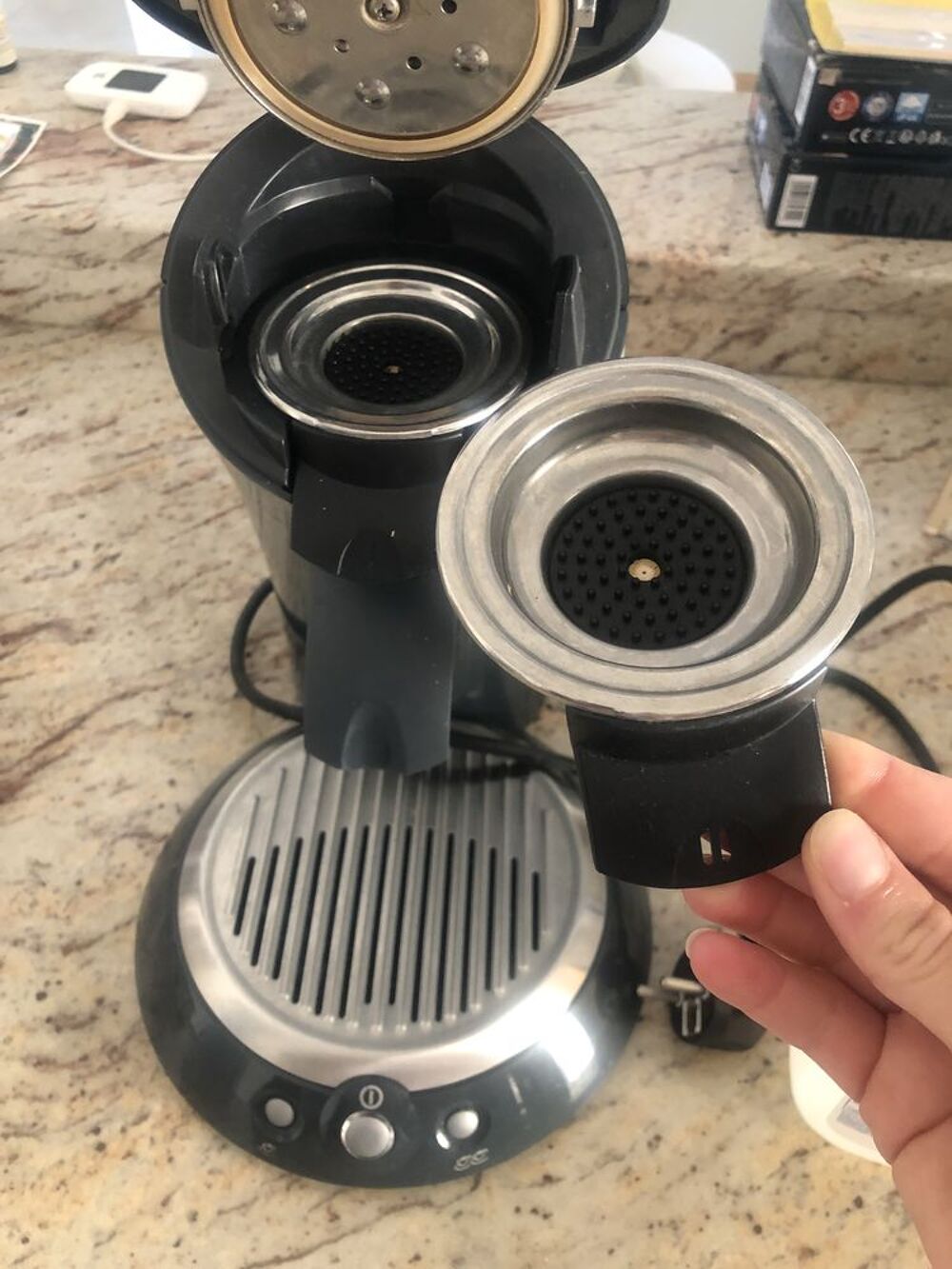 machine &agrave; caf&eacute; senseo de Philips . En tr&egrave;s bon &eacute;tat .
Electroménager