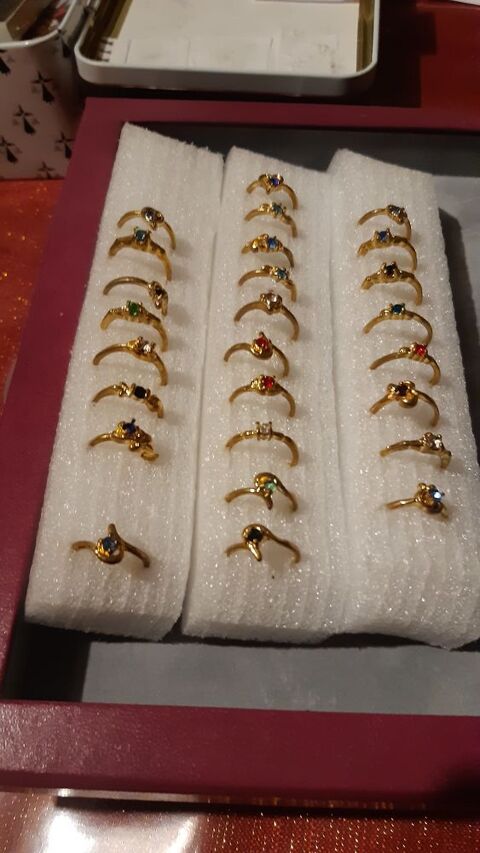 Lot de Bijoux (123 units) / arrt d'activit !!! 0 La Bresse (88)