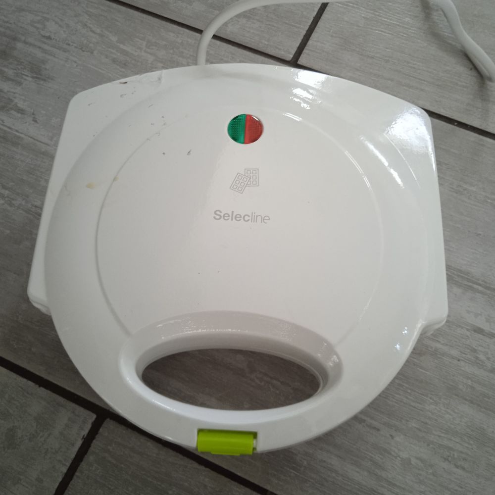 Gaufrier petit format tr&egrave;s bon &eacute;tat Electroménager