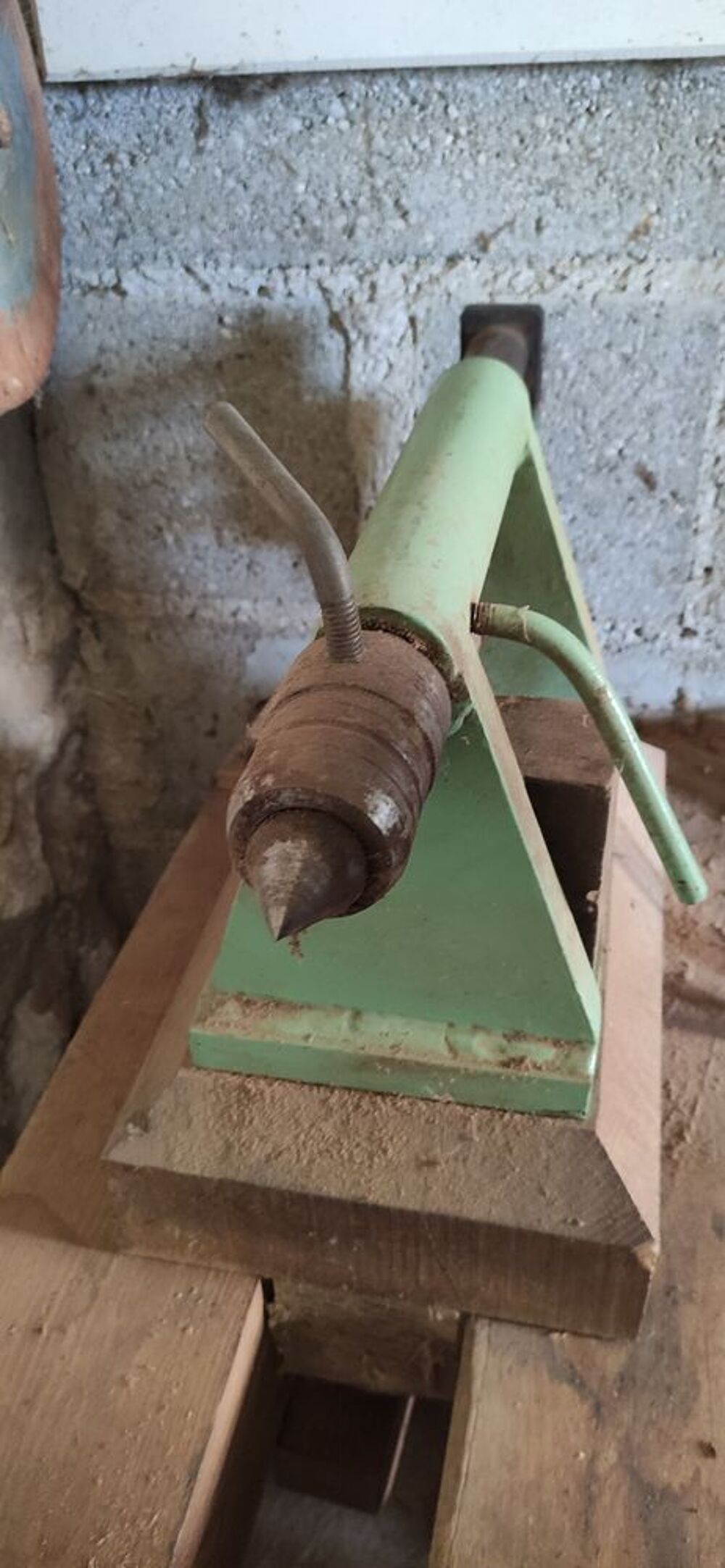 Tour &agrave; bois Bricolage
