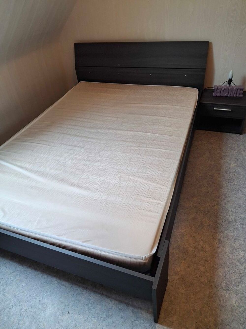 lit+matelas et armoire Meubles