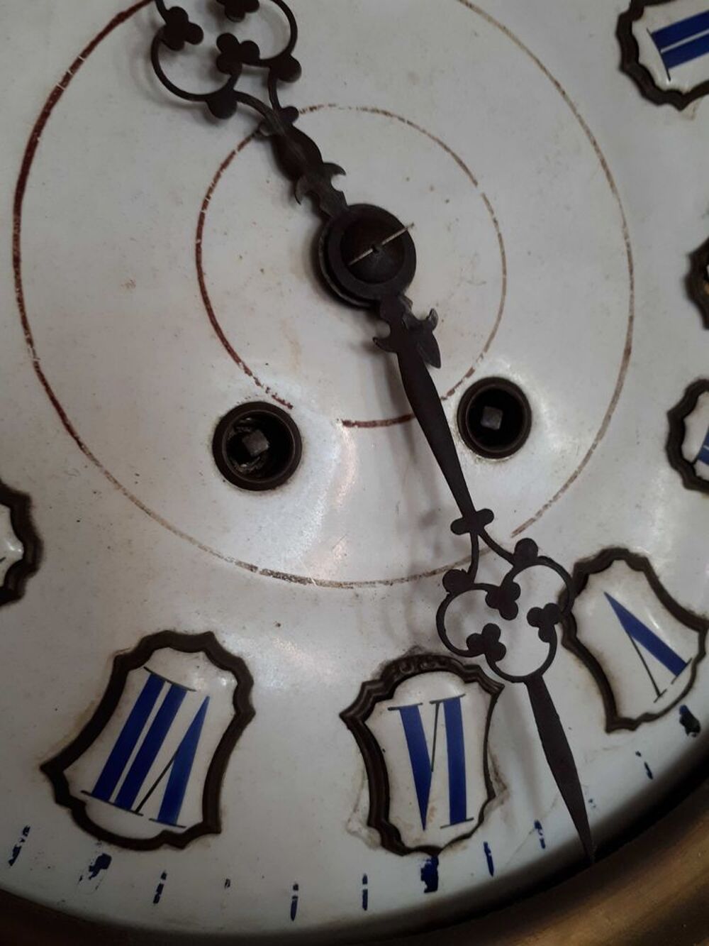 ancienne pendule oeil de boeuf 