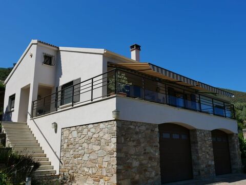   Villa en parfait état  Villa - 7 pièce(s) - 210 m²