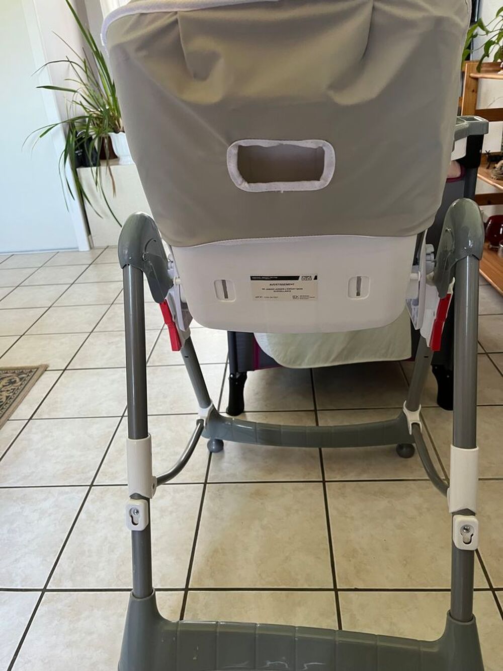 Chaise haute b&eacute;b&eacute; Puériculture
