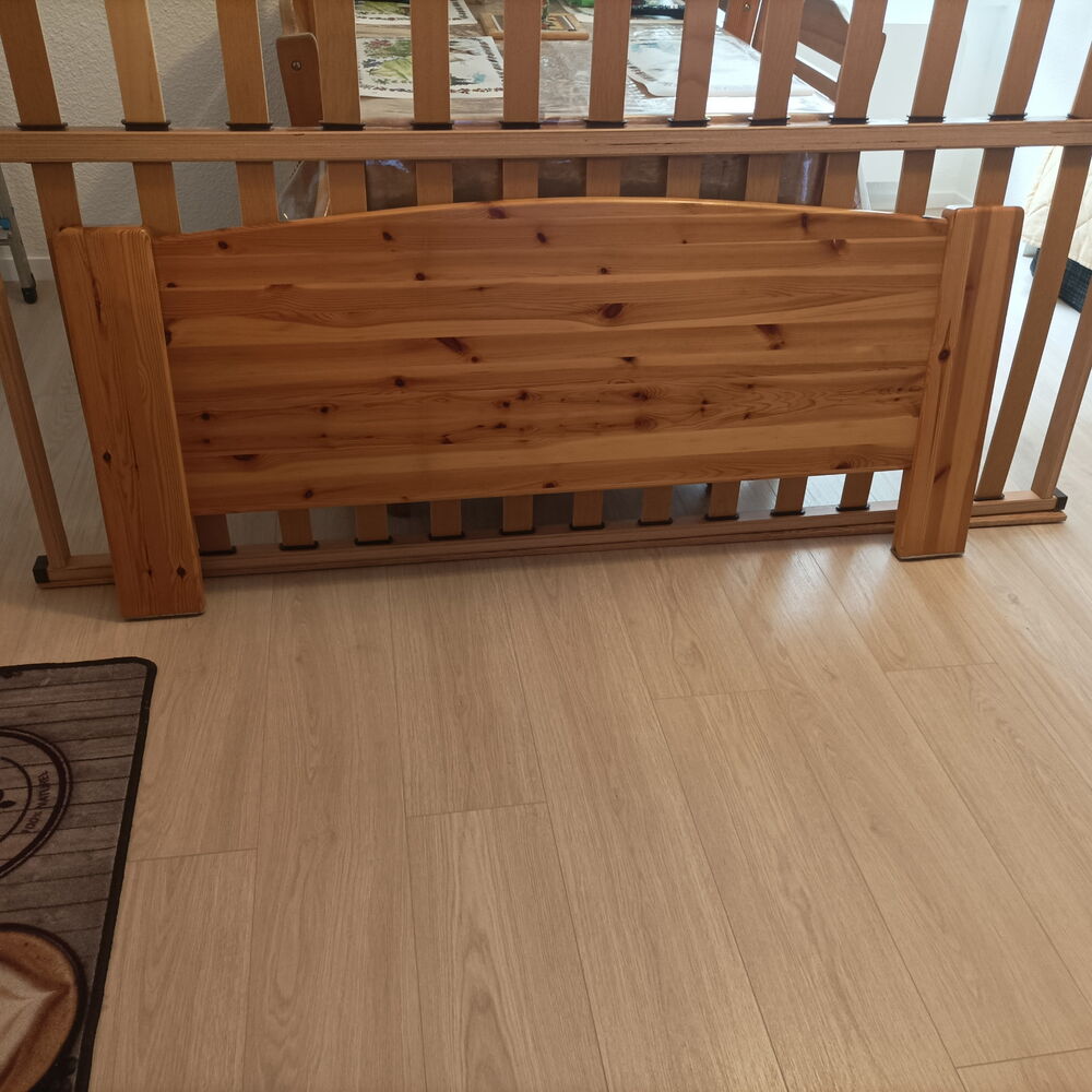 CHAMBRE EN PIN VERNIE NATUREL Meubles