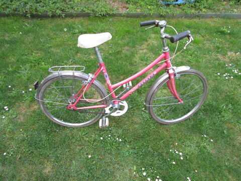VIEUX VELO  annee 80  MISS PEUGEOT   LOT PMii9 55 Villepinte (93)