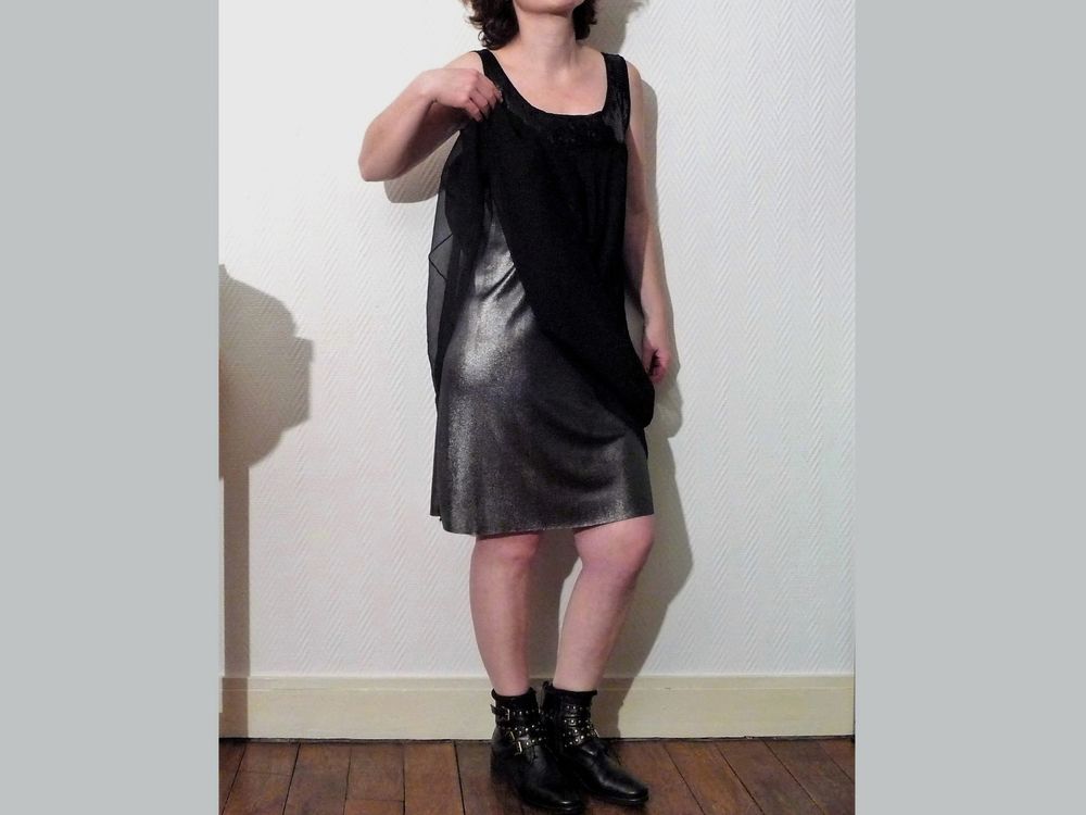 Robe en Soie Noir avec Doublure Argent&eacute;e- Le Banc Vêtements