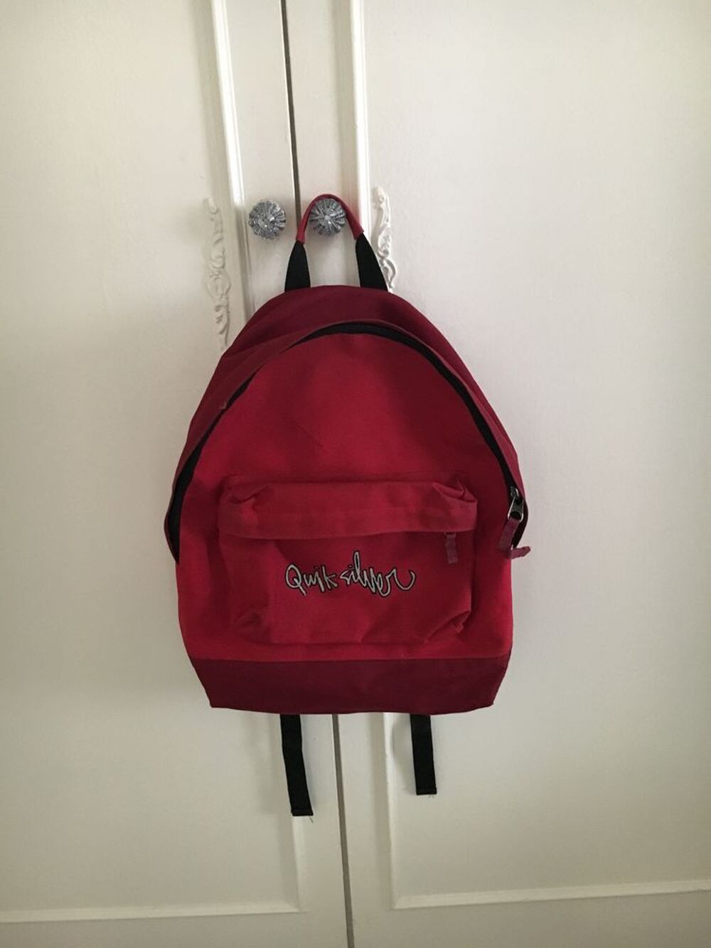 Sac &agrave; dos Quicksilver rouge
Maroquinerie