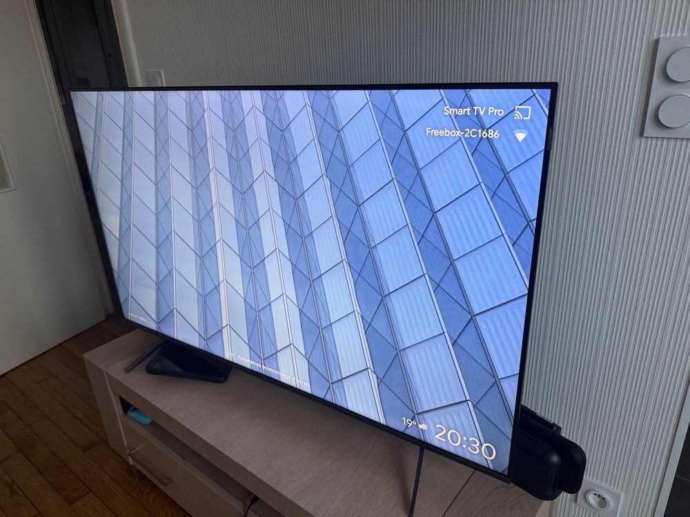 t&eacute;l&eacute; TCL Qled h70cm l123cm Photos/Video/TV
