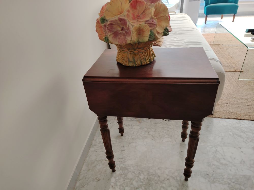 Table d'appoint /travailleuse Meubles