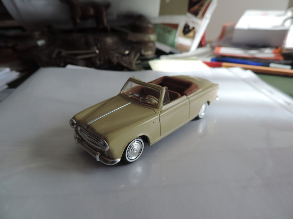 SOLIDO - MADE IN FRANCE - PEUGEOT 403 DECAPOTABLE - 1/43 &egrave;me 