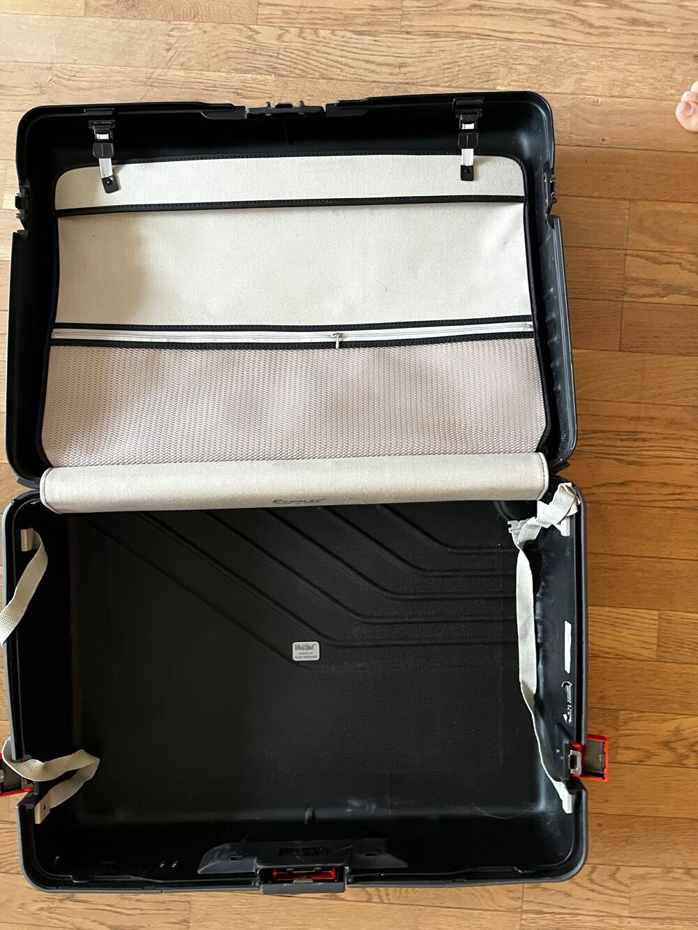 Valise vintage Echolac noire Meubles