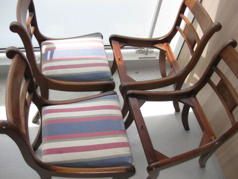 4 chaises rustiques vintages en bois massif + pied guridon 40 Nanterre (92)