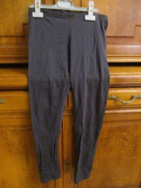 1 leggin marron fonc� et un pantalon noir de sport 38/40 0 M�rignies (59)