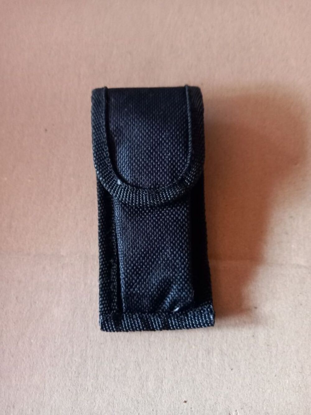 Petit &eacute;tui noir &agrave; accrocher &agrave; la ceinture Maroquinerie