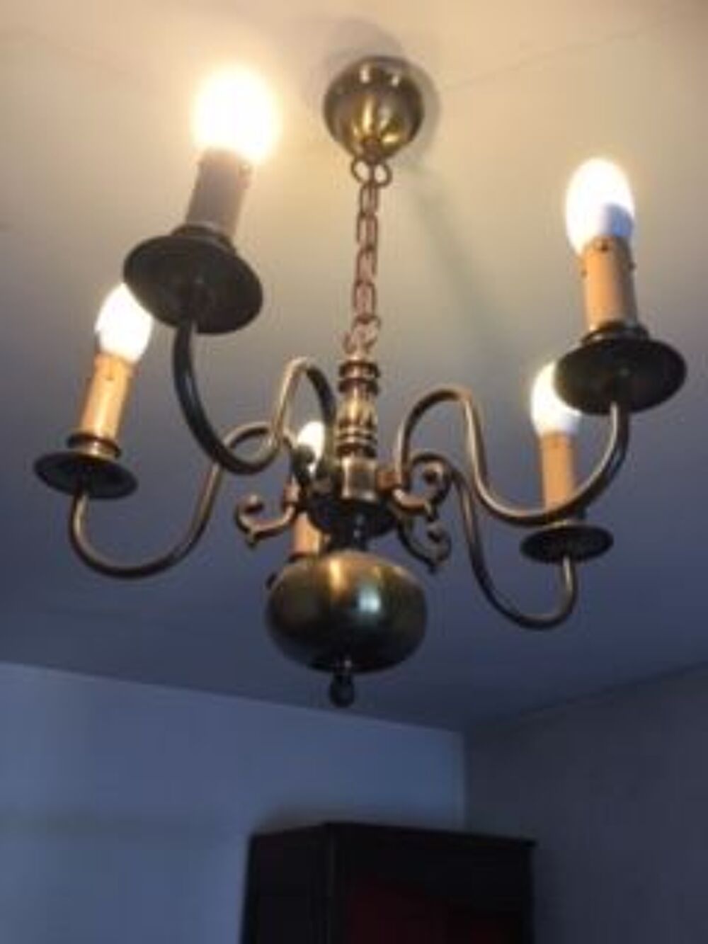 tr&egrave;s joli petit lustre en bronze Décoration