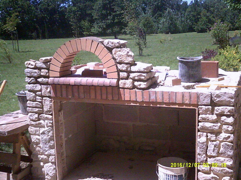   maçon retraité 70 ans cherche petits travaux bâtiment . 
