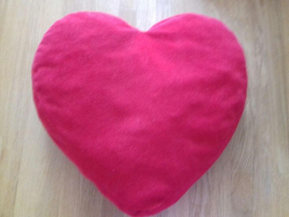 Lot de 4 coussins rouges en forme de coeur Décoration