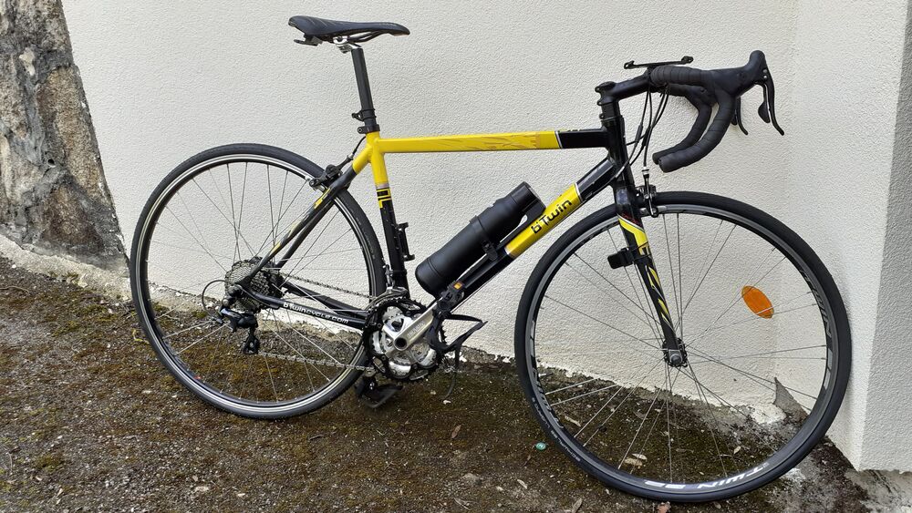 v&eacute;lo B twin avec roue &eacute;lectrique Vélos