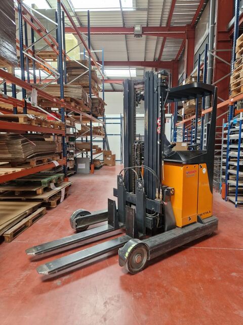 Chariot �l�vateur STILL FM14 m�t triplex - fourches t�lescop 12000 Carros (06)