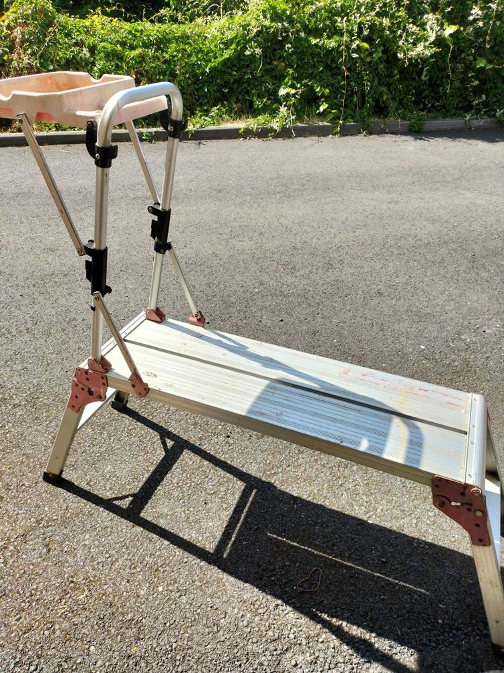 Petit banc m&eacute;tallique. Bricolage