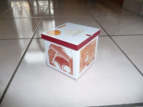 Bo�te carr�e en m�tal villes de France 5 Celles-sur-Belle (79)