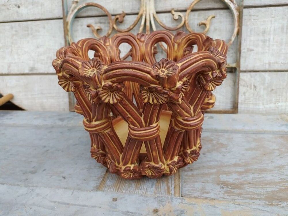 Cache Pot ou Corbeille C&eacute;ramique Ajour&eacute;e Fleurs Gr&egrave;s Décoration