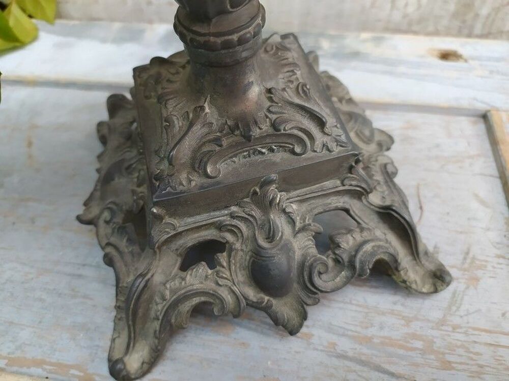 Ancienne Lampe &agrave; P&eacute;trole Toupie Verre &Eacute;maill&eacute; Petites Fleurs Décoration