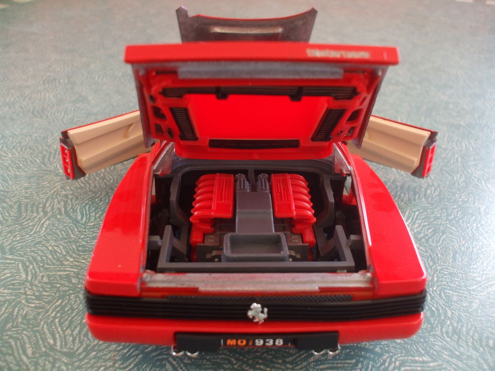 REF: 3019 FERRARI TESTAROSSA ROUGE 1984 Jeux / jouets