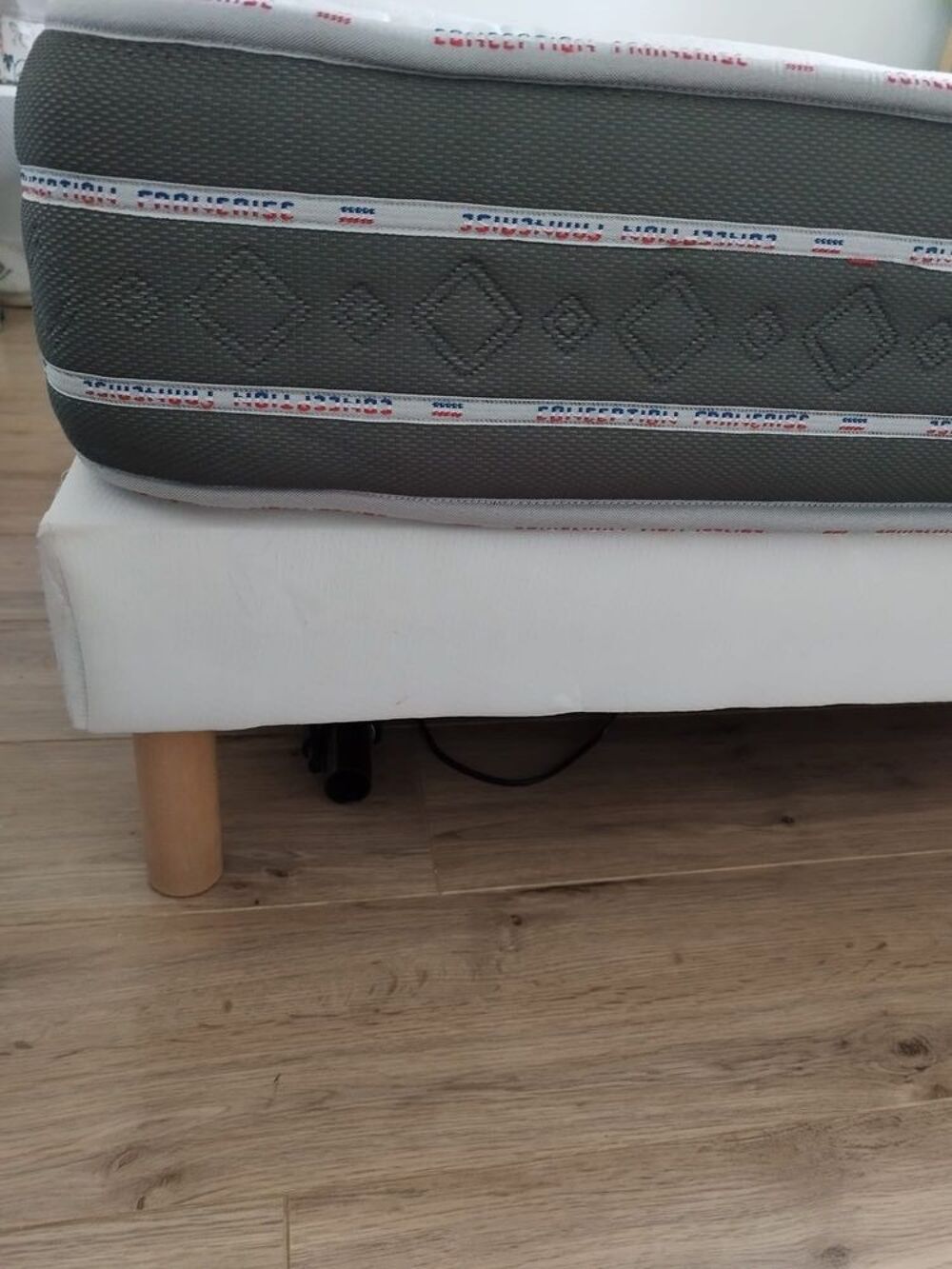 Sommier + matelas Meubles