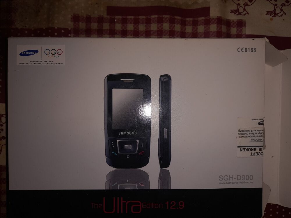 T&eacute;l&eacute;phone SAMSUNG D900 "The Ultra Edition 12.9" Téléphones et tablettes