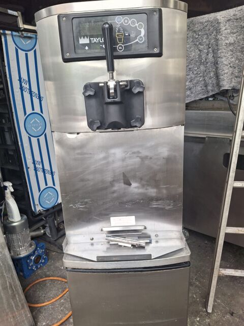 MACHINE A GLACE 5500 93250 Villemomble
