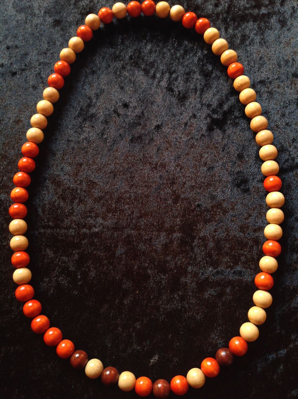 COLLIER DE PERLES EN BOIS DE LONGUEUR 63cm Envoi Possible
Bijoux et montres