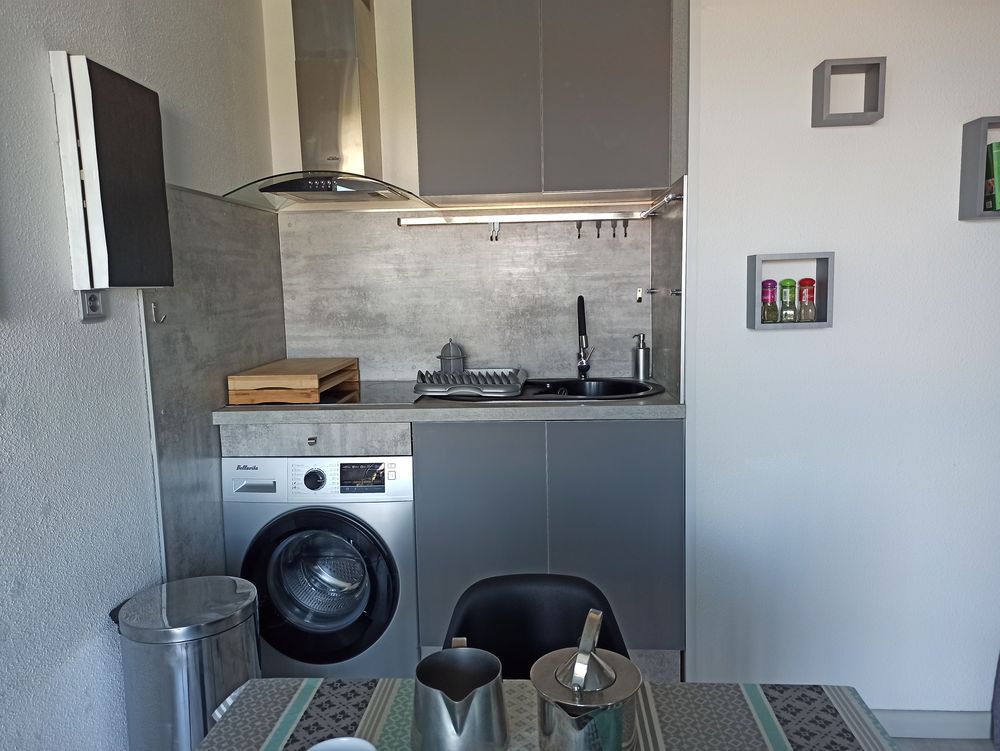   Beau T2 sur l'eau 4/5 pers.  Languedoc-Roussillon, St Cyprien Plage (66750)