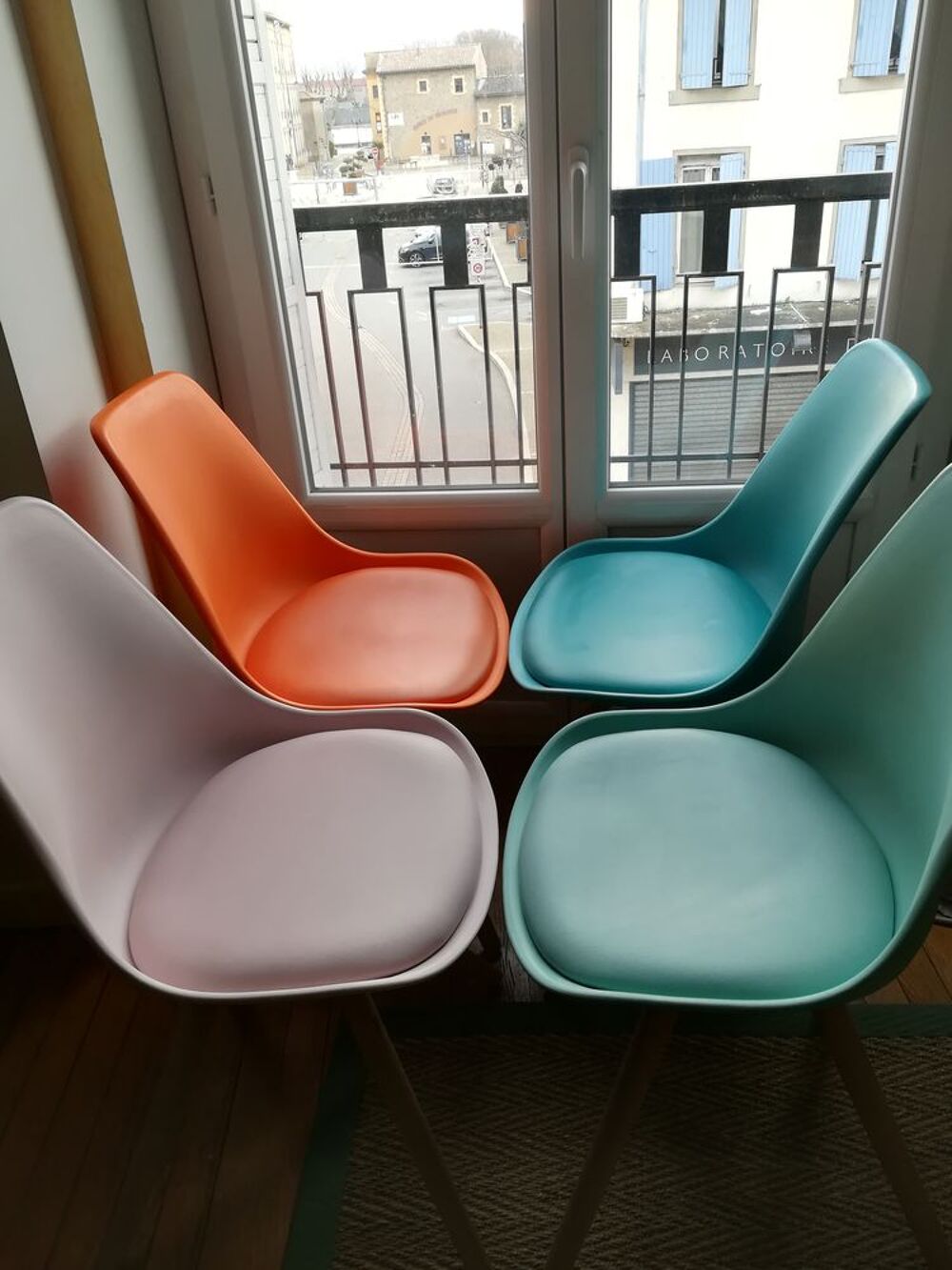 Lot de 4 chaises &agrave; manger Meubles