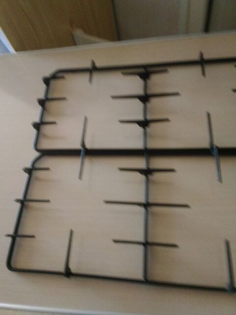 2 GRILLES POUR PLAQUE GAZ 
8 Le Pr-Saint-Gervais (93)