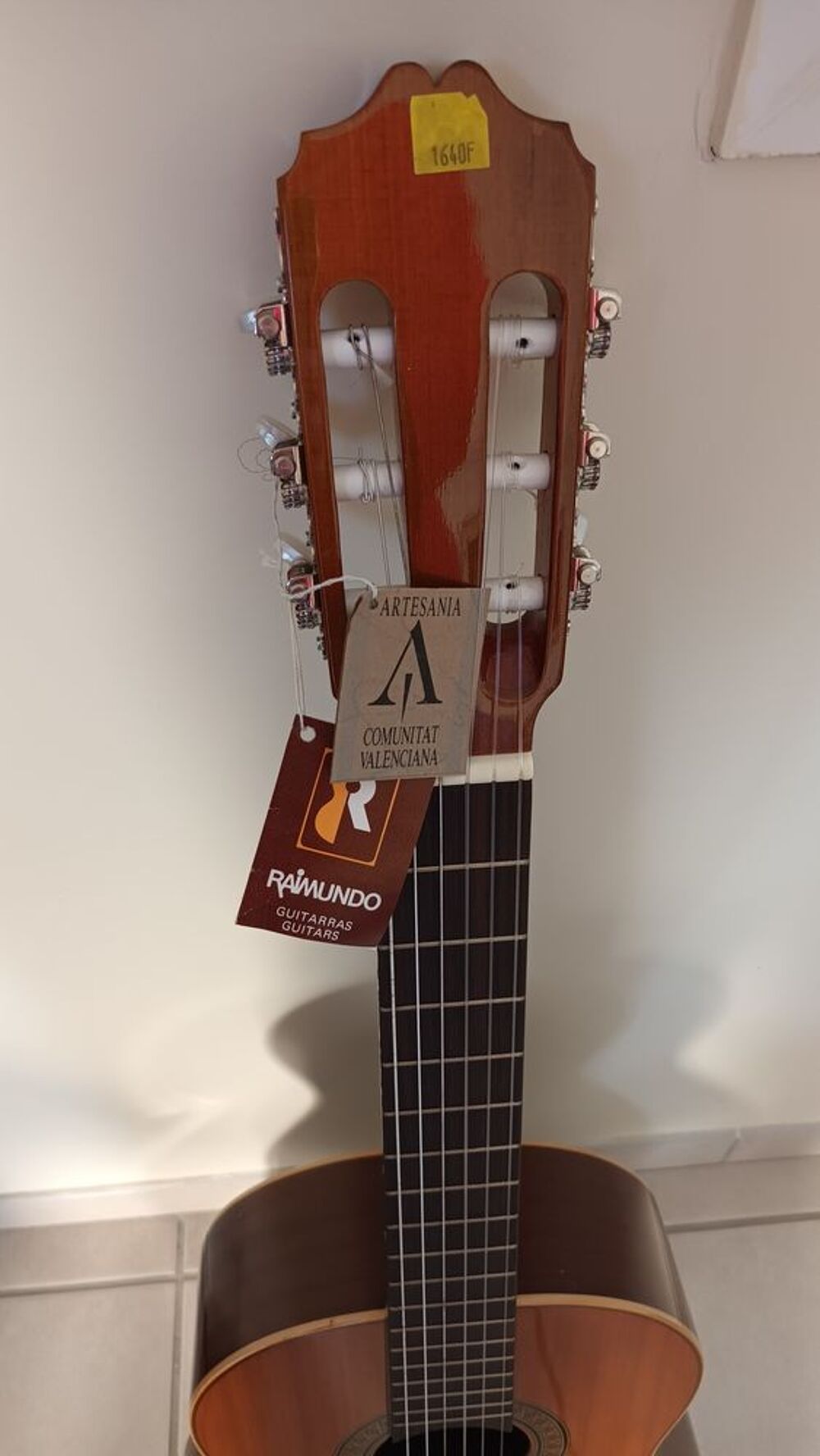GUITARE CLASSIQUE Instruments de musique